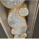 Das Licht Tanzende Kristalle auf goldenen Wegen